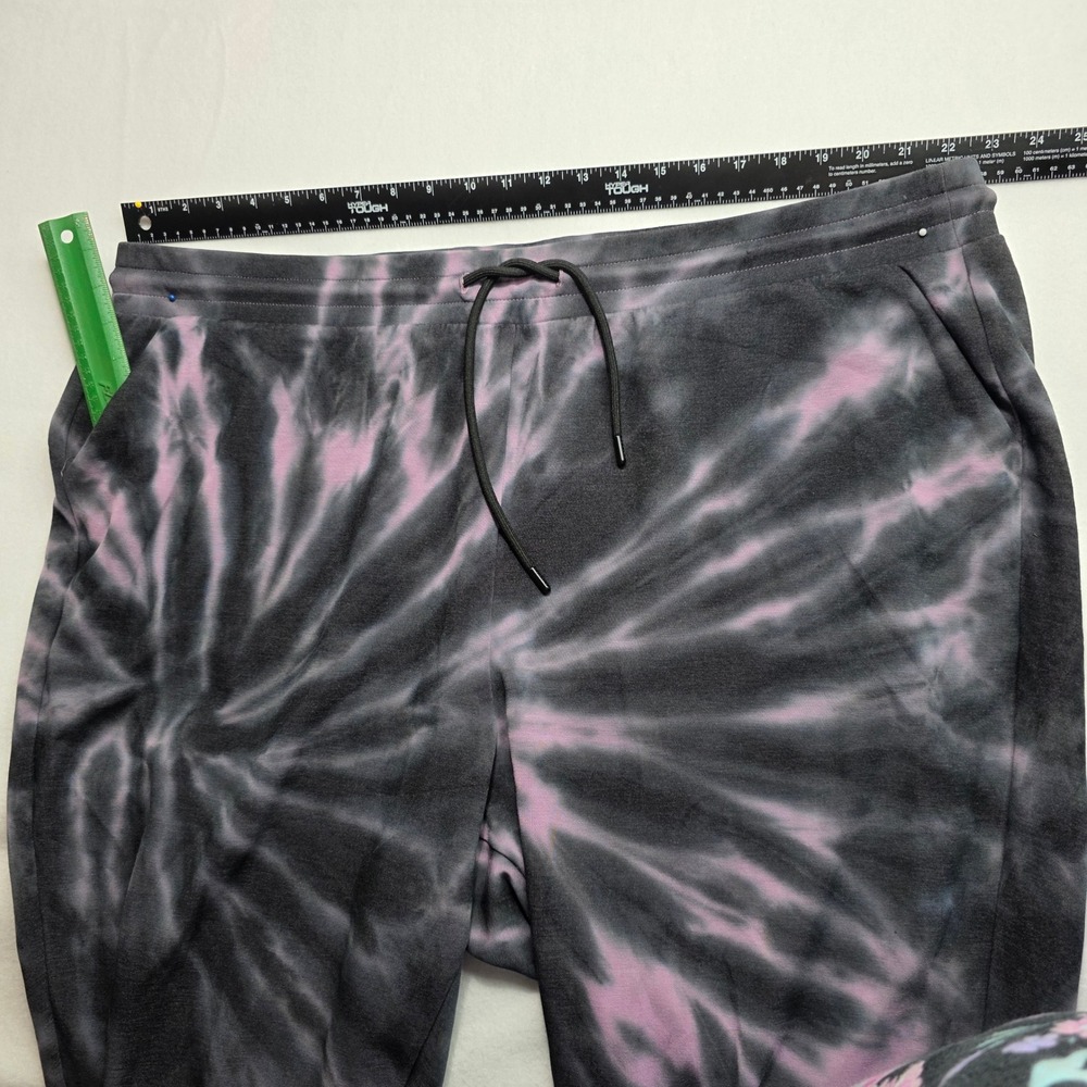 Torrid Purple Black Tie Dye Joggers Size 4 Plus Size Crop Sweatpants Pockets - Picture 3 of 12
